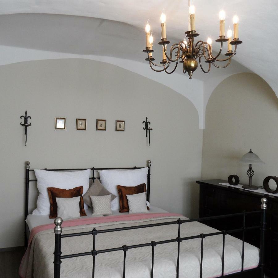 Herrenhaus Kunzwerda Bei Torgau - Aparthotel, Boardinghouse, Wohnen Auf Zeit מראה חיצוני תמונה