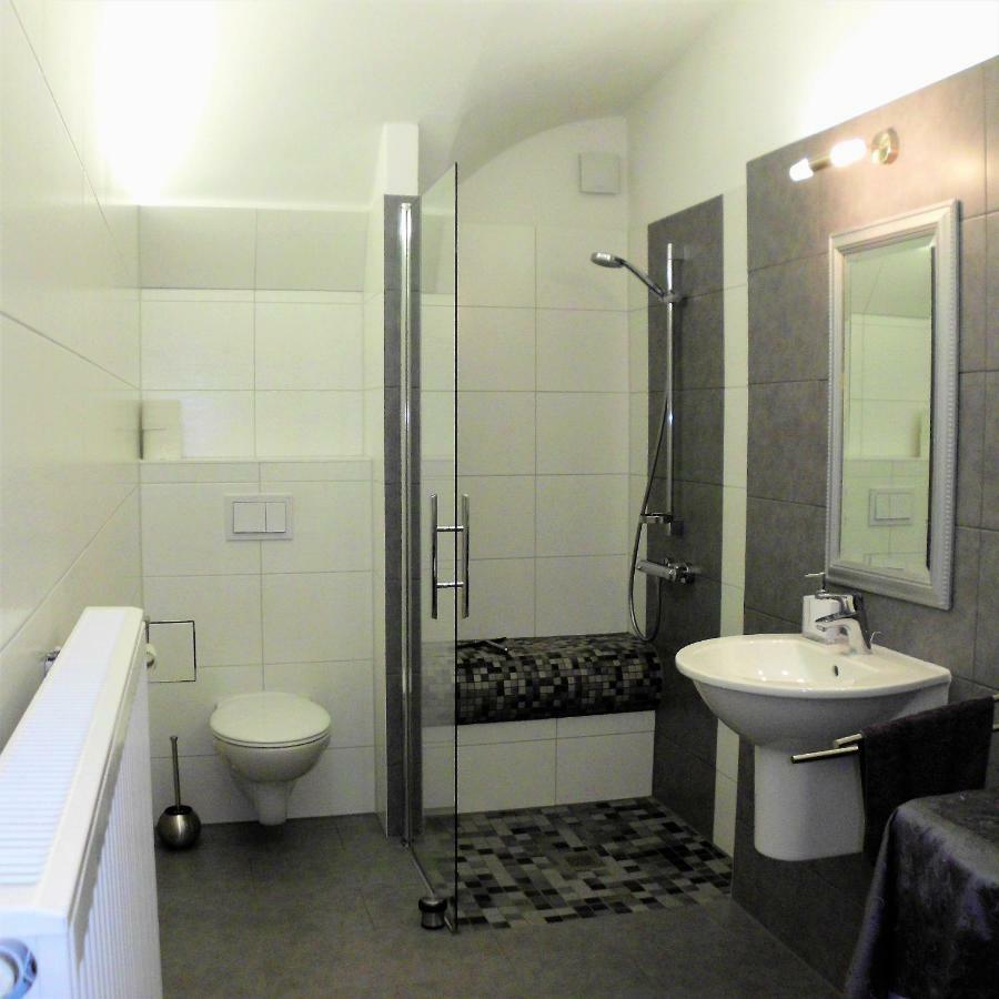 Herrenhaus Kunzwerda Bei Torgau - Aparthotel, Boardinghouse, Wohnen Auf Zeit מראה חיצוני תמונה