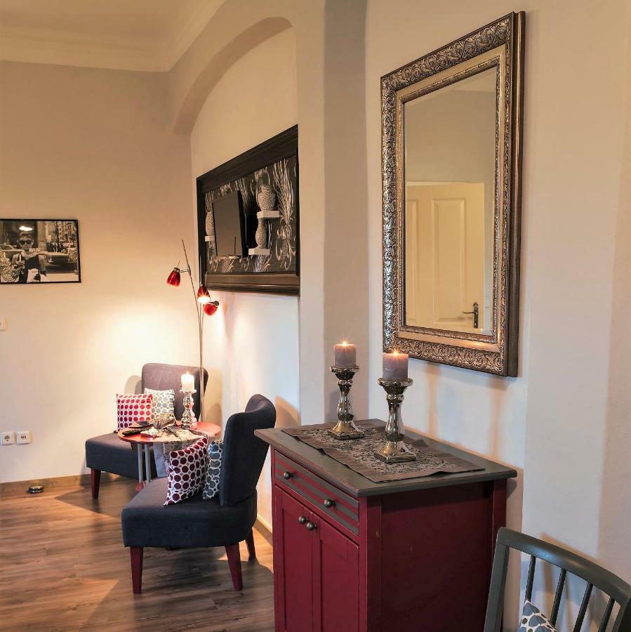 Herrenhaus Kunzwerda Bei Torgau - Aparthotel, Boardinghouse, Wohnen Auf Zeit מראה חיצוני תמונה