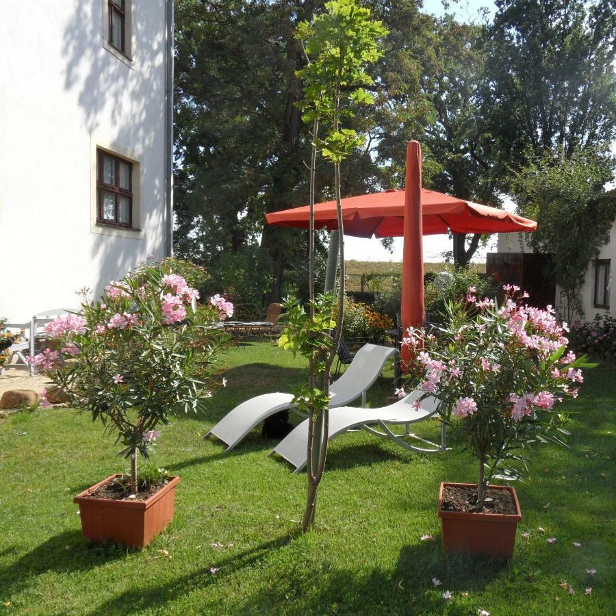 Herrenhaus Kunzwerda Bei Torgau - Aparthotel, Boardinghouse, Wohnen Auf Zeit מראה חיצוני תמונה